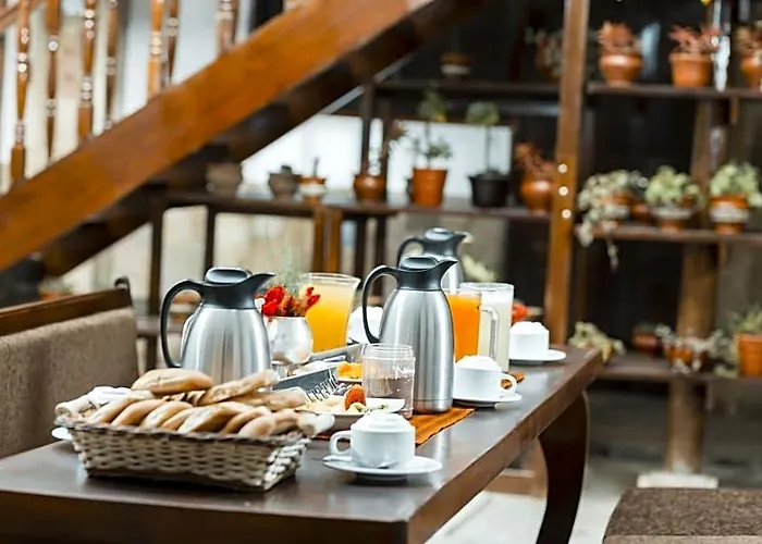Hotel Emilia 3*